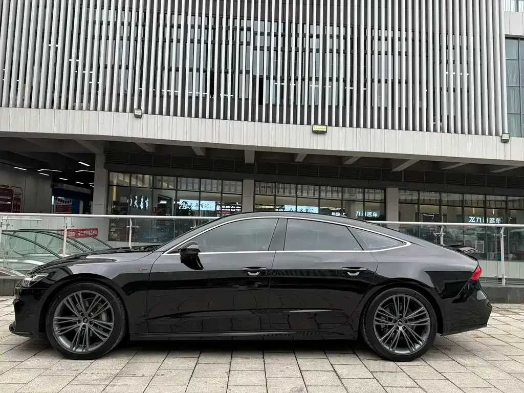 Audi A7 2023 из CN, фото 2