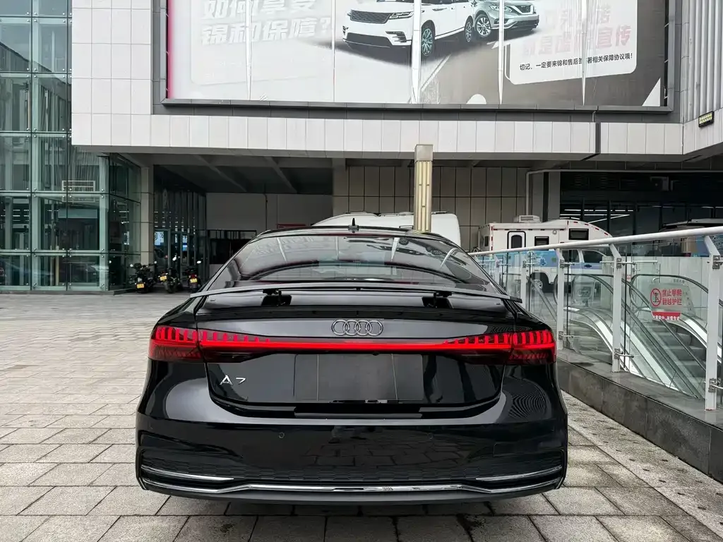 Audi A7 2023 из CN, фото 3
