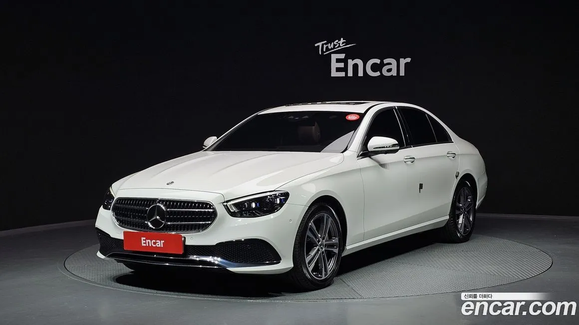 Mercedes-Benz E-Class — фото 1