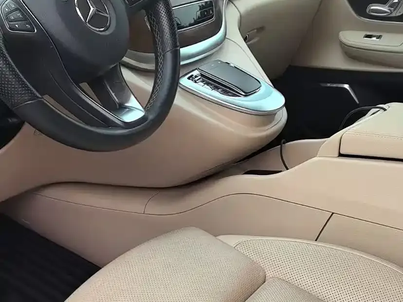 Mercedes-Benz V-Class 2023 из CN, фото 2