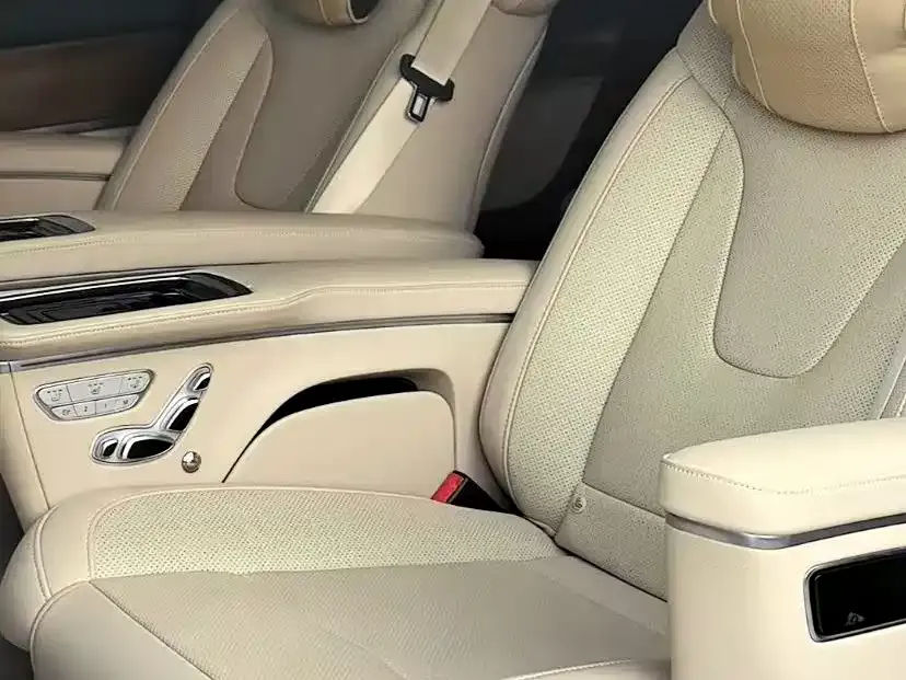 Mercedes-Benz V-Class 2023 из CN, фото 3