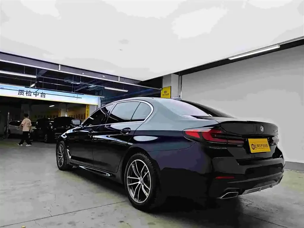 BMW 5 Series — фото 6