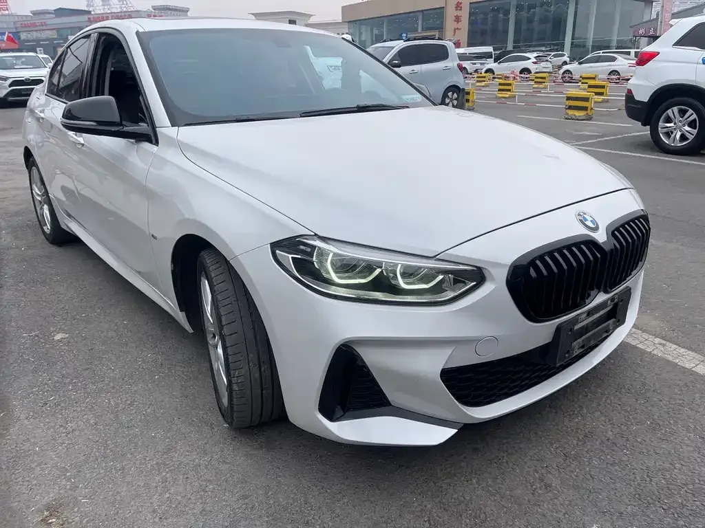 BMW 1 Series — фото 1