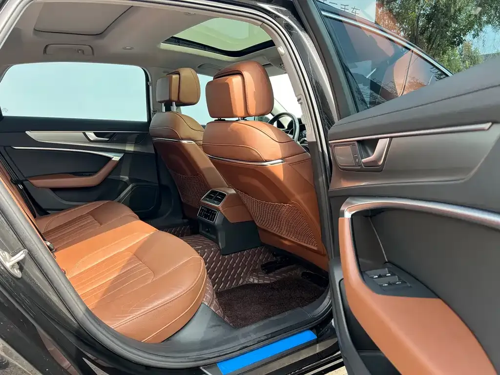 Audi A6L 2022 из CN, фото 9