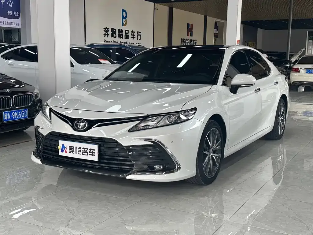 Toyota Camry 2022 из CN, фото 2