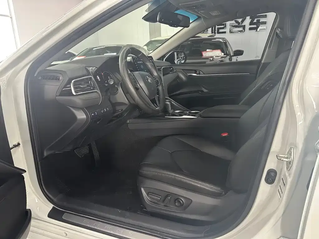 Toyota Camry 2022 из CN, фото 4