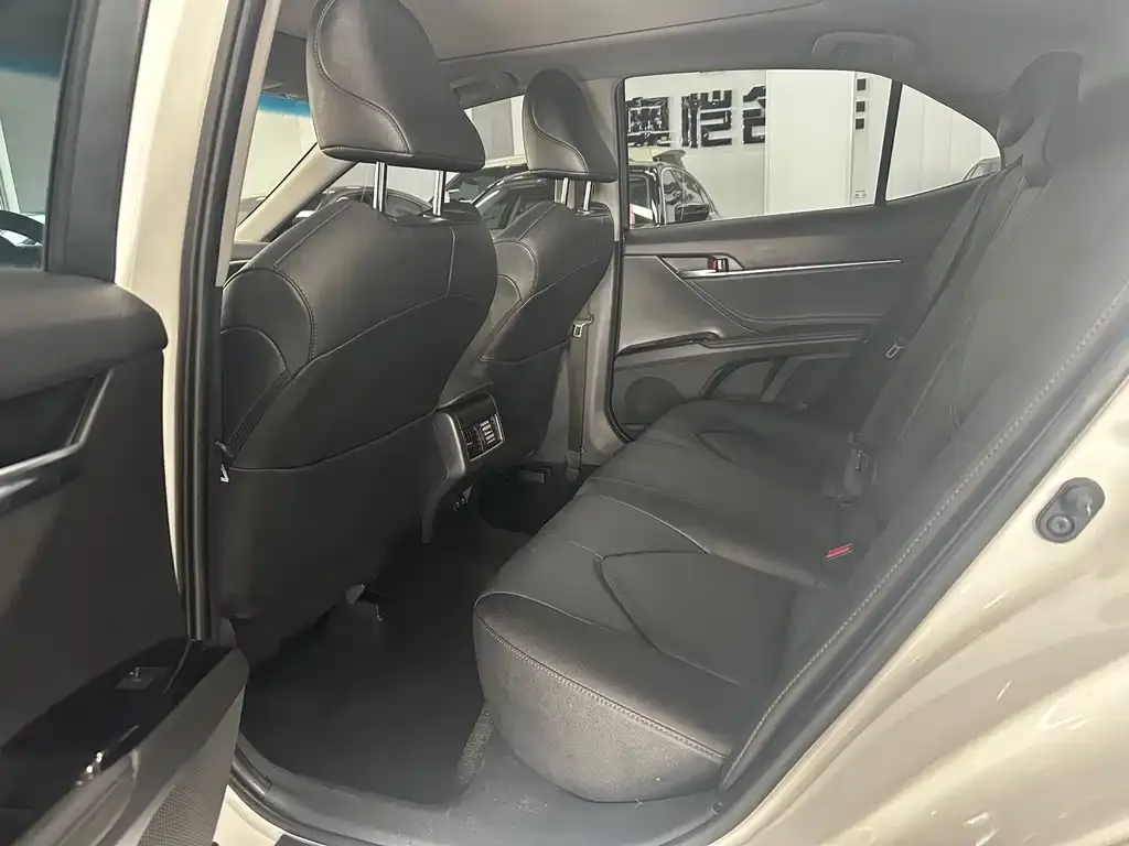 Toyota Camry 2022 из CN, фото 5