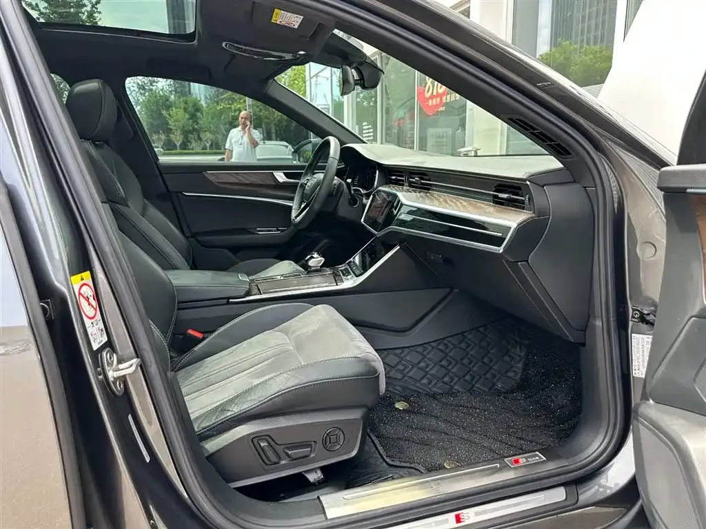 Audi A6L 2021 из CN, фото 7