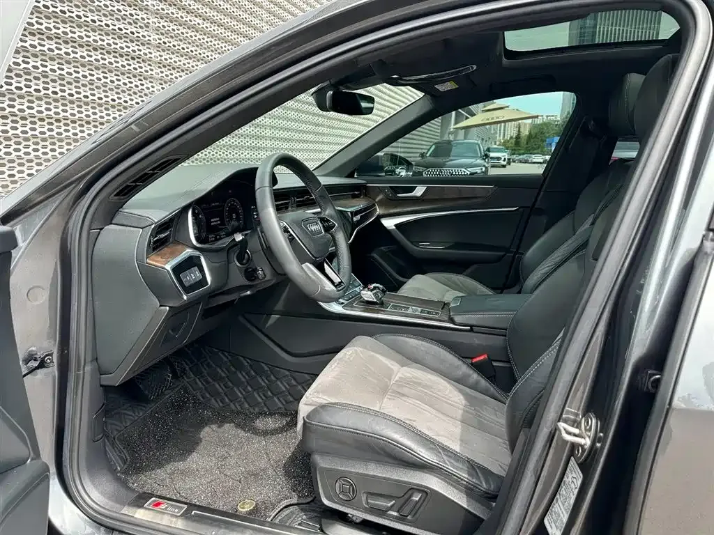 Audi A6L 2021 из CN, фото 9