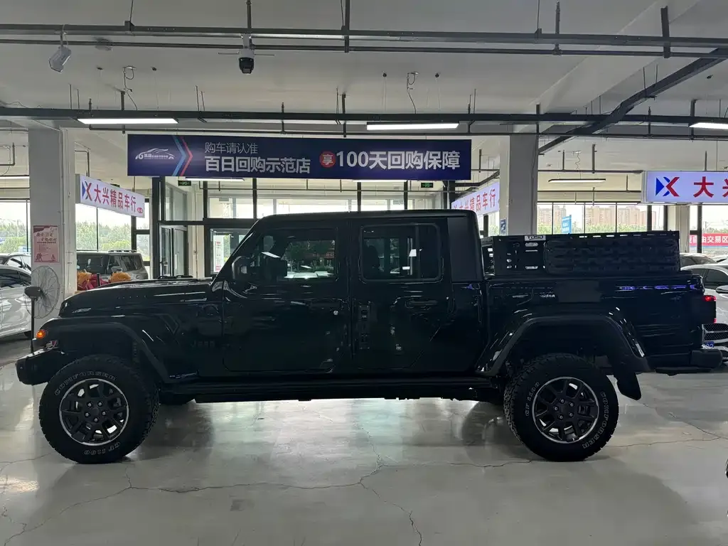 Jeep Gladiator 2023 из CN, фото 4
