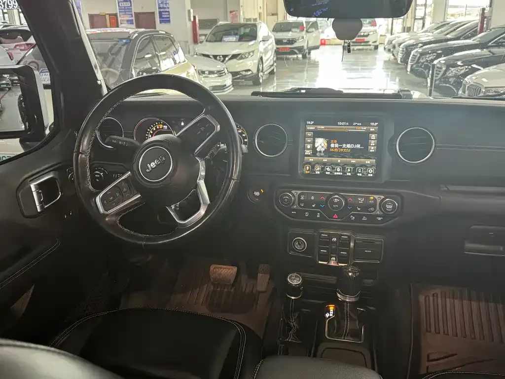 Jeep Gladiator 2023 из CN, фото 8