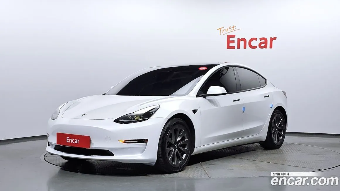 Tesla Model 3 — фото 1