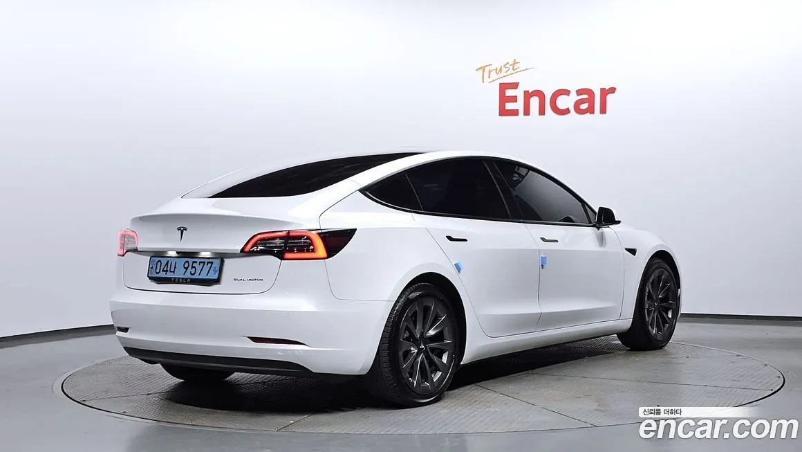 Tesla Model 3 — фото 2