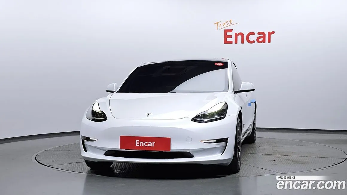 Tesla Model 3 — фото 3