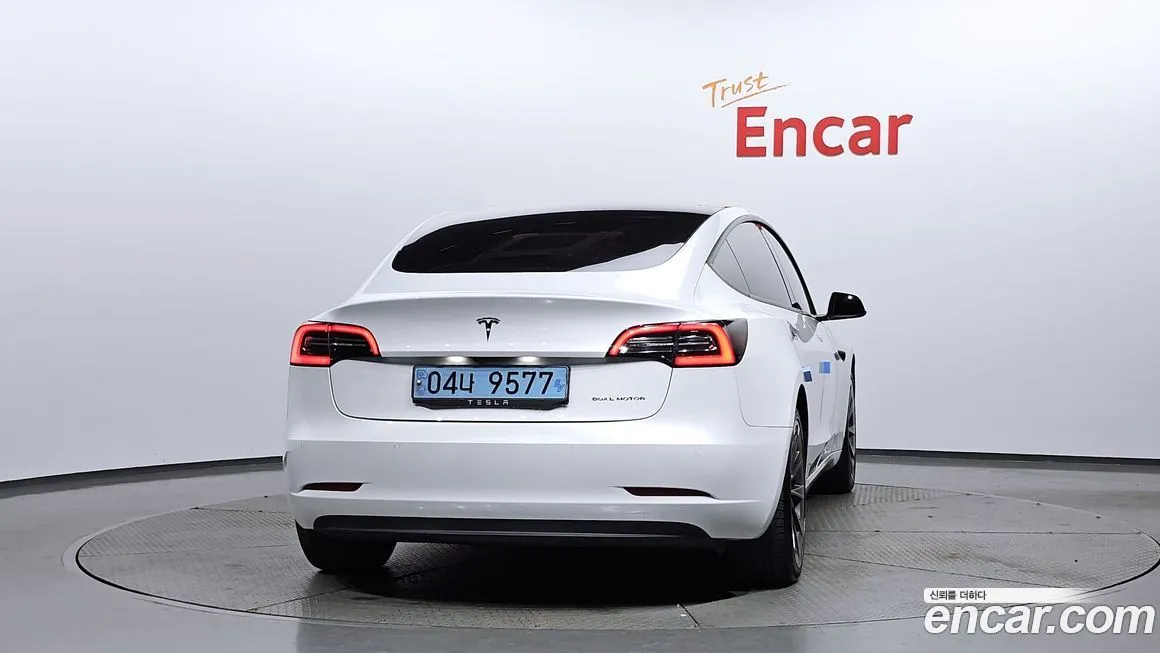 Tesla Model 3 — фото 4