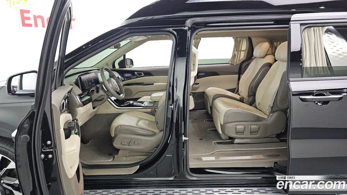 Kia Carnival — фото 10
