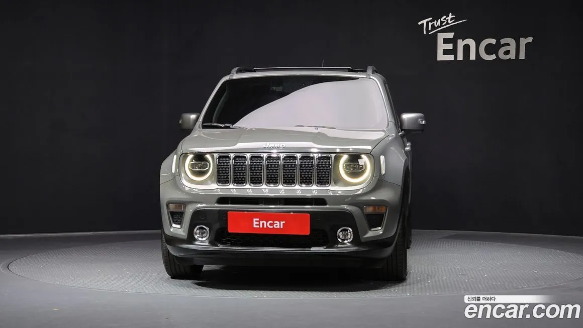 Jeep Renegade — фото 3