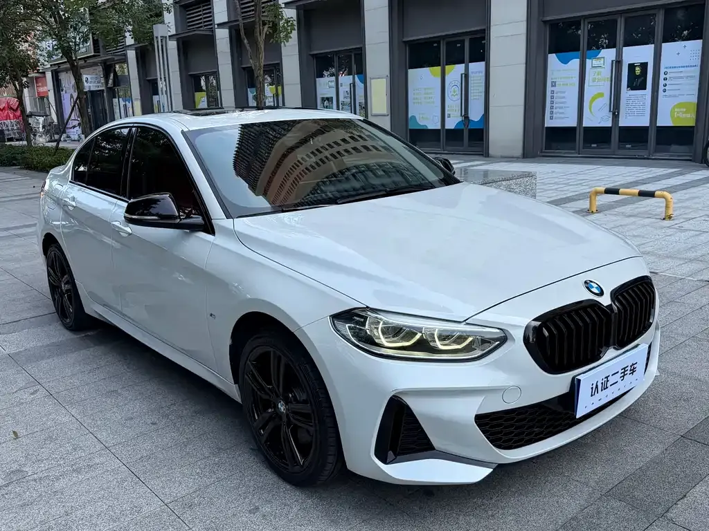 BMW 1 Series 2022 из CN, фото 3