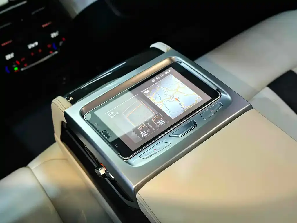 BMW 5 Series 2021 из CN, фото 8