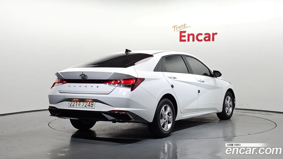 Hyundai AVANTE — фото 2
