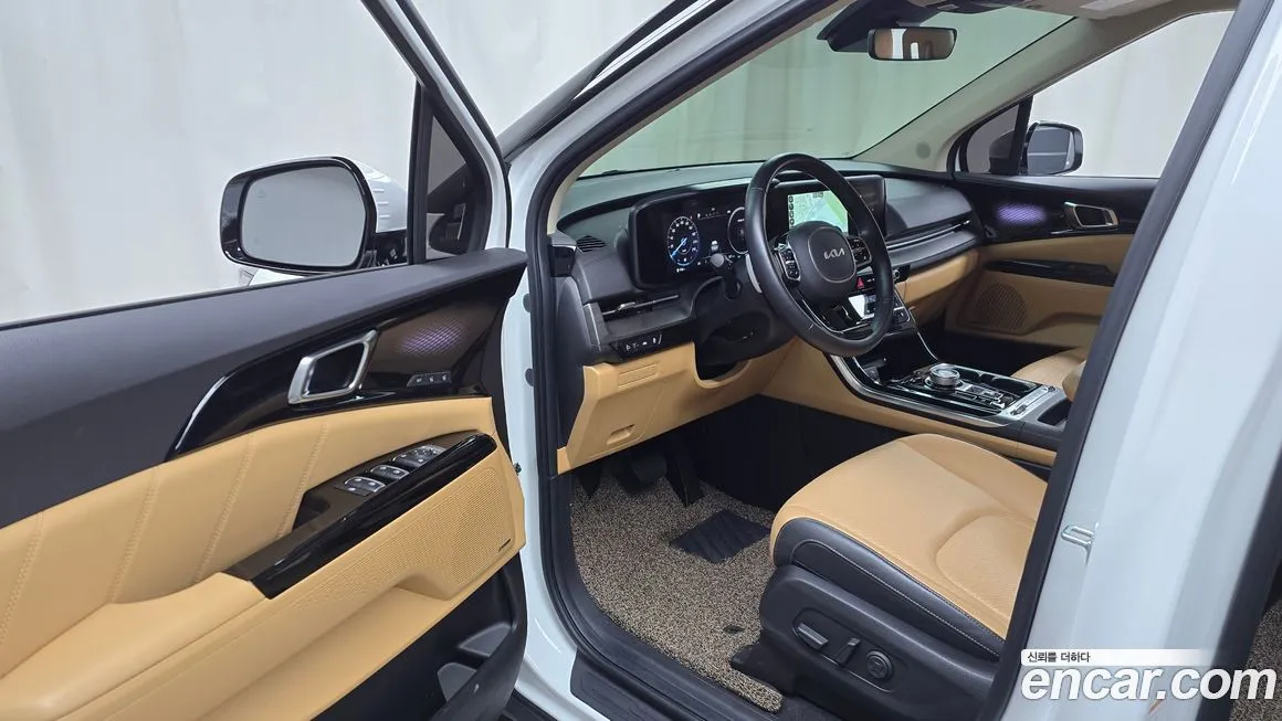 Kia Carnival — фото 10