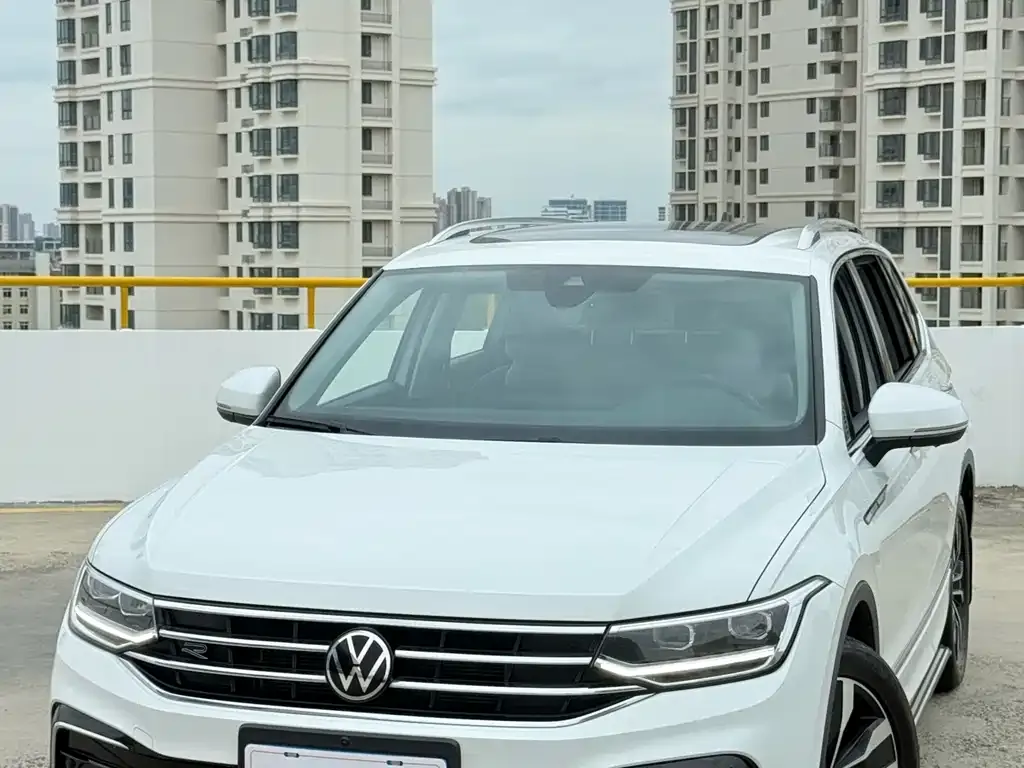 Volkswagen Tiguan L 2022 из CN, фото 2