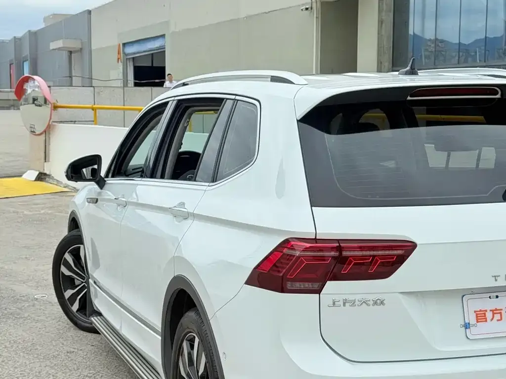 Volkswagen Tiguan L 2022 из CN, фото 4