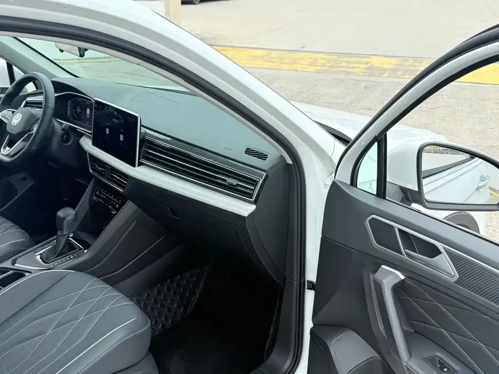 Volkswagen Tiguan L 2022 из CN, фото 9
