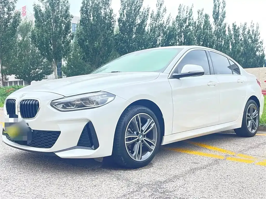BMW 1 Series 2021 из CN, фото 1