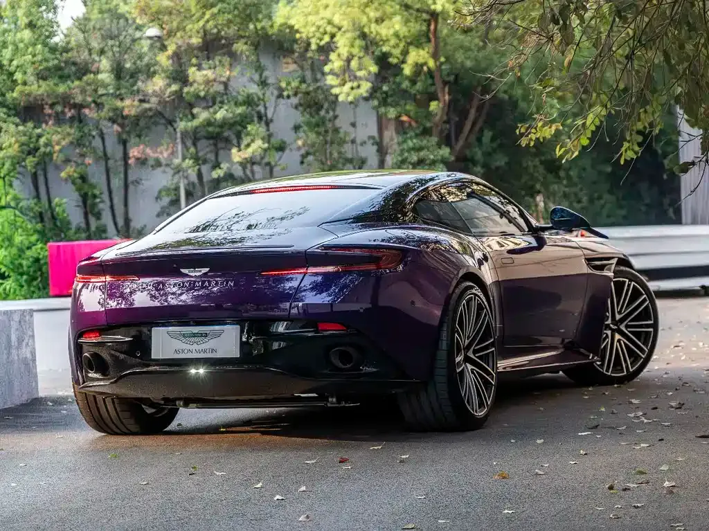 Aston Martin DB12 2024 из CN, фото 3
