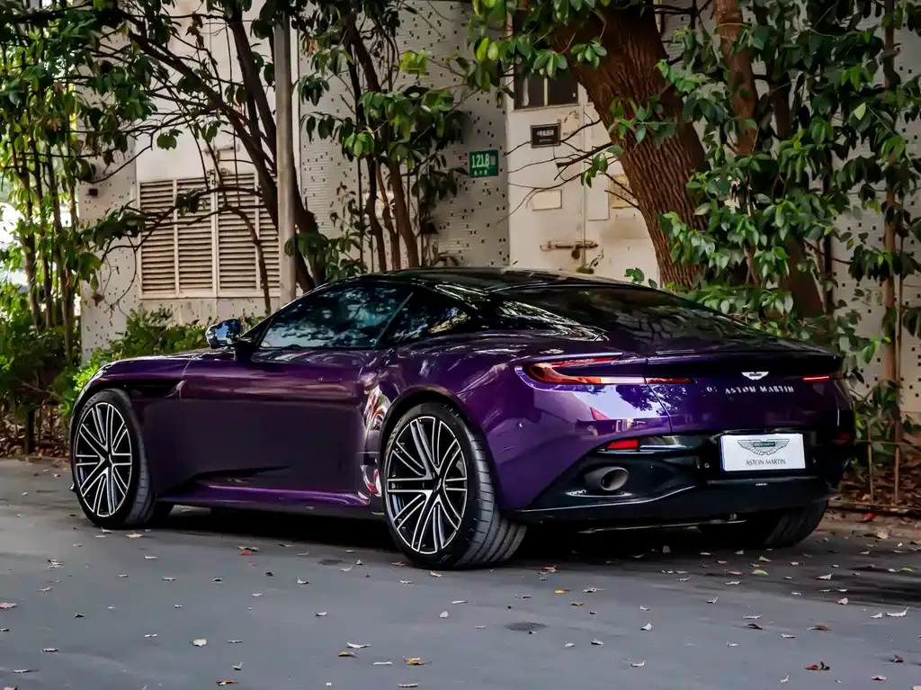 Aston Martin DB12 2024 из CN, фото 5