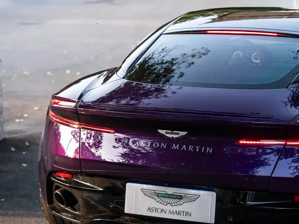 Aston Martin DB12 2024 из CN, фото 7