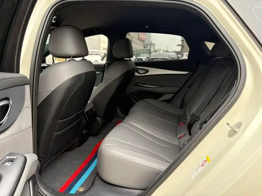 BYD Seal 07 DM-i 2025 из CN, фото 8
