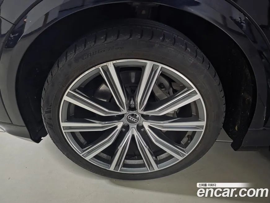 Audi Q8 2021 из KR, фото 7