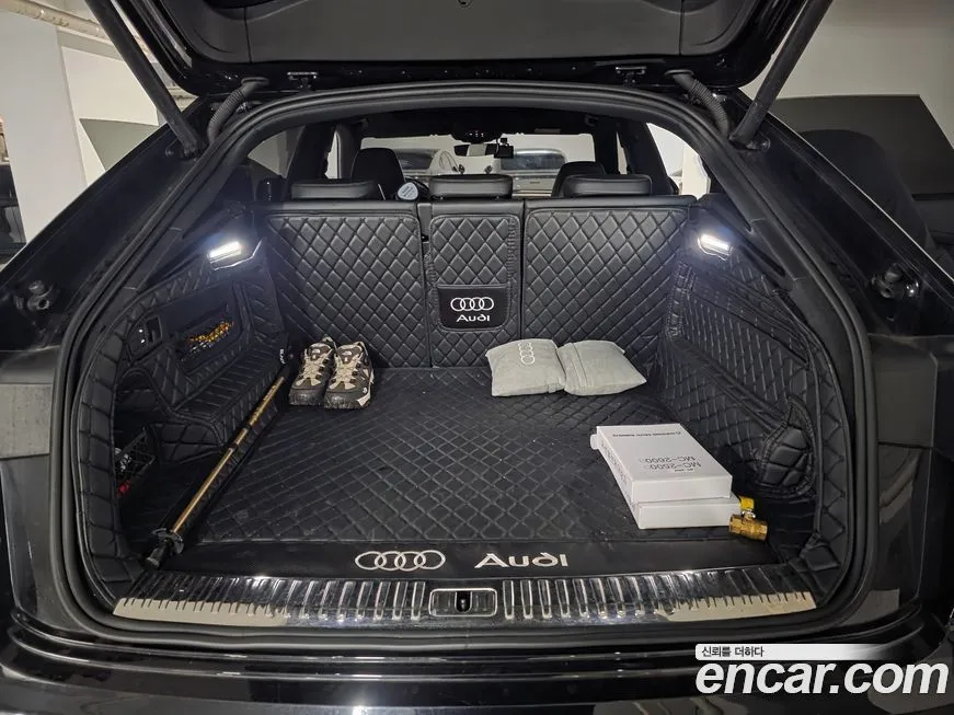 Audi Q8 2021 из KR, фото 8