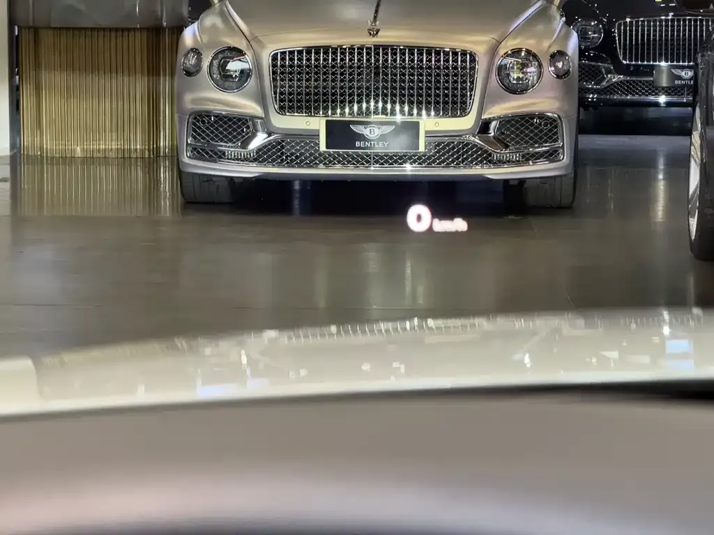 Bentley Continental 2022 из CN, фото 9