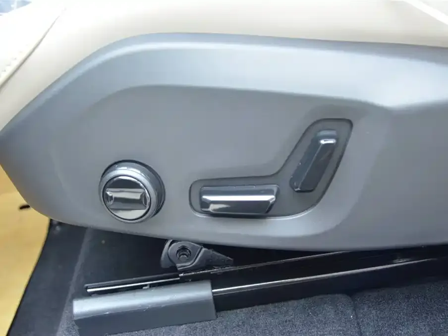 [object Object] XC60 2025 из CN, фото 6