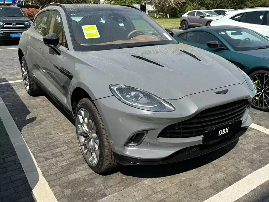 Aston Martin DBX 2025 из CN, фото 3