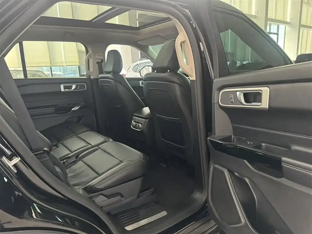 Ford Explorer 2021 из CN, фото 2