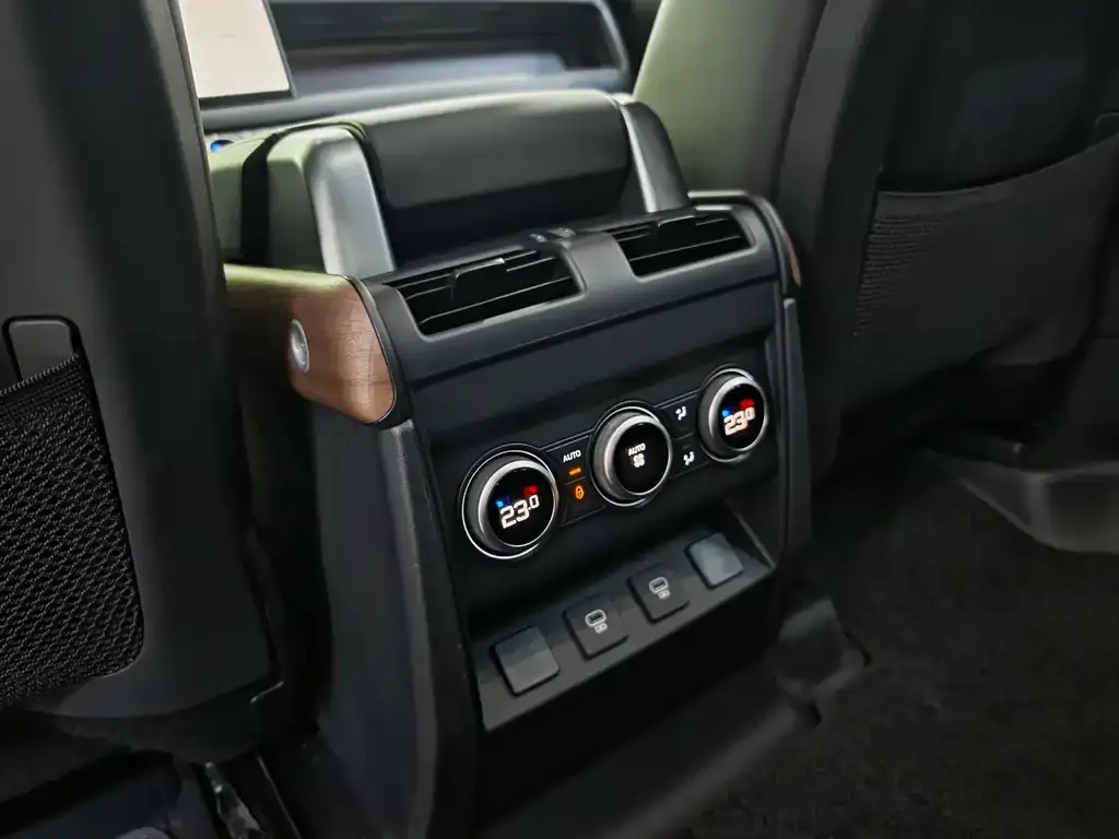 Land Rover Defender 2024 из CN, фото 8