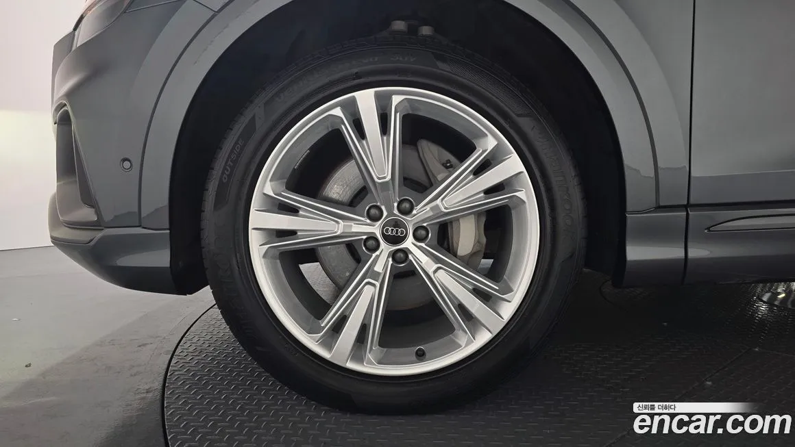 Audi Q8 2023 из KR, фото 5