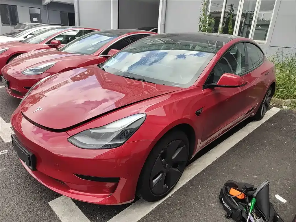 Tesla Model 3 — фото 2