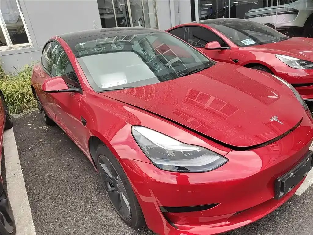 Tesla Model 3 — фото 4