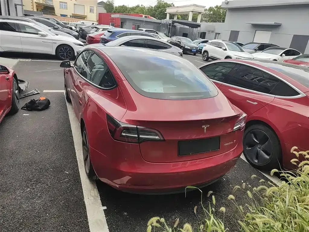 Tesla Model 3 — фото 6
