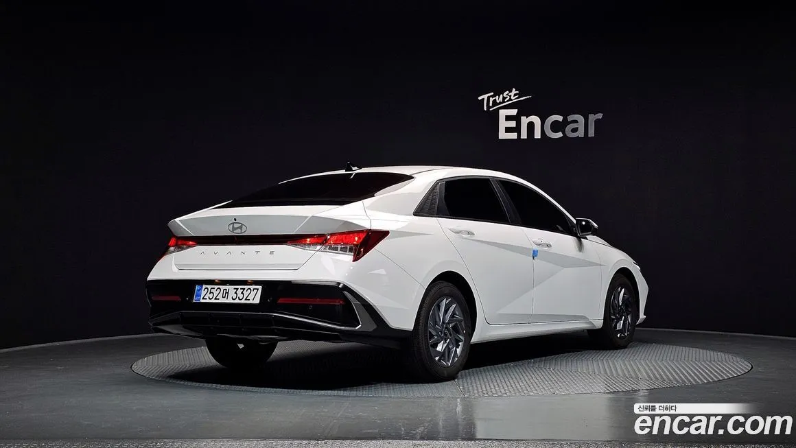 Hyundai AVANTE — фото 2