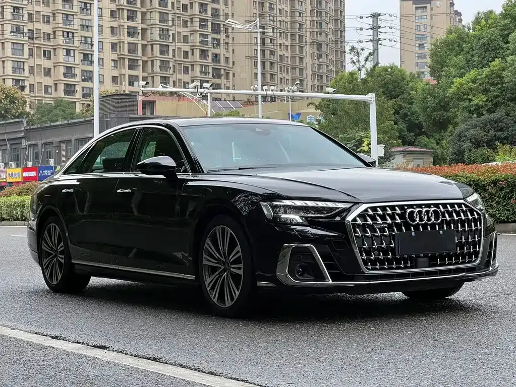 Audi A8 — фото 3