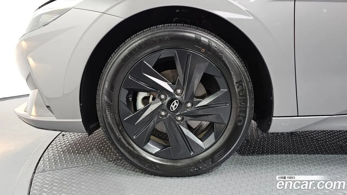 Hyundai AVANTE 2023 из KR, фото 5