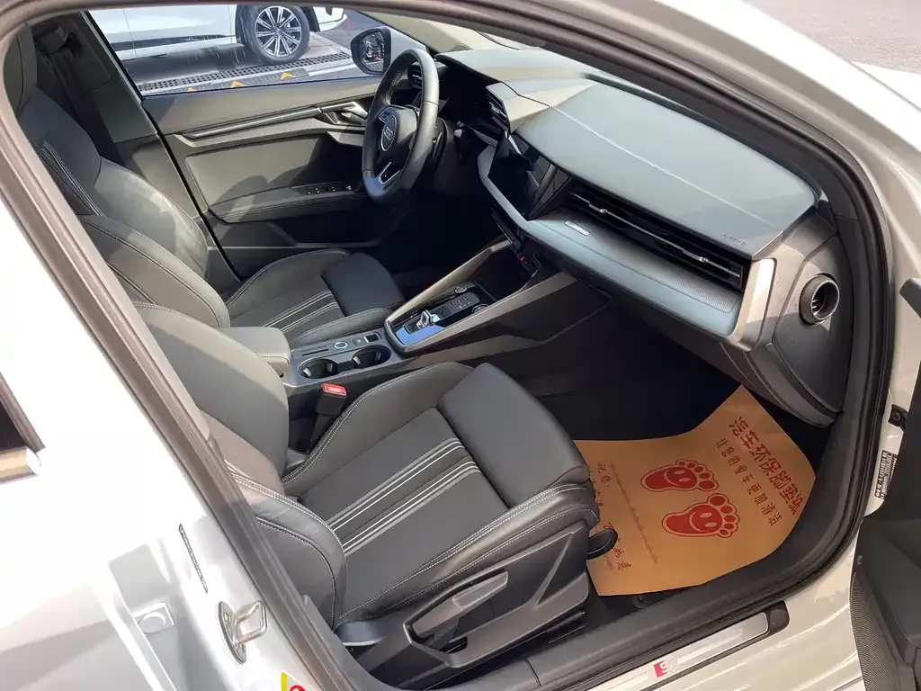 Audi A3 2023 из CN, фото 10
