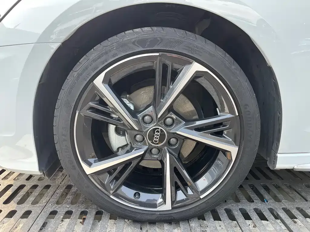 Audi A3 2023 из CN, фото 4