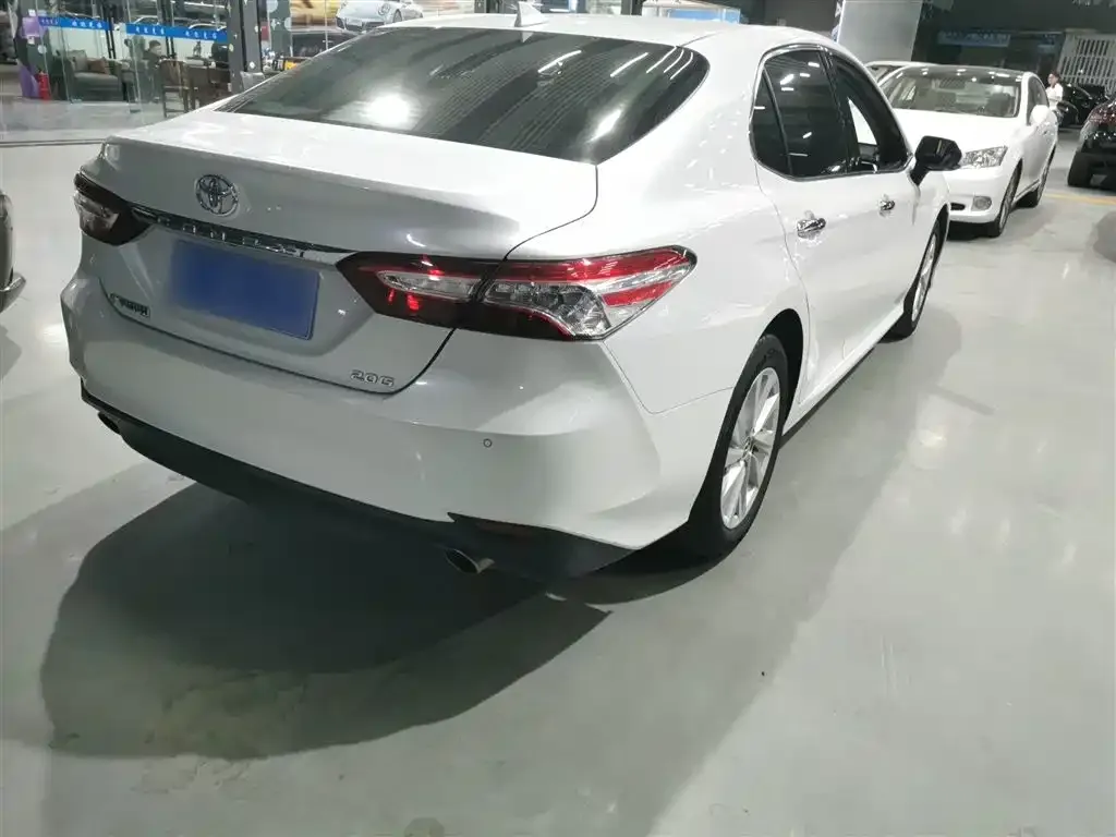 Toyota Camry 2021 из CN, фото 7